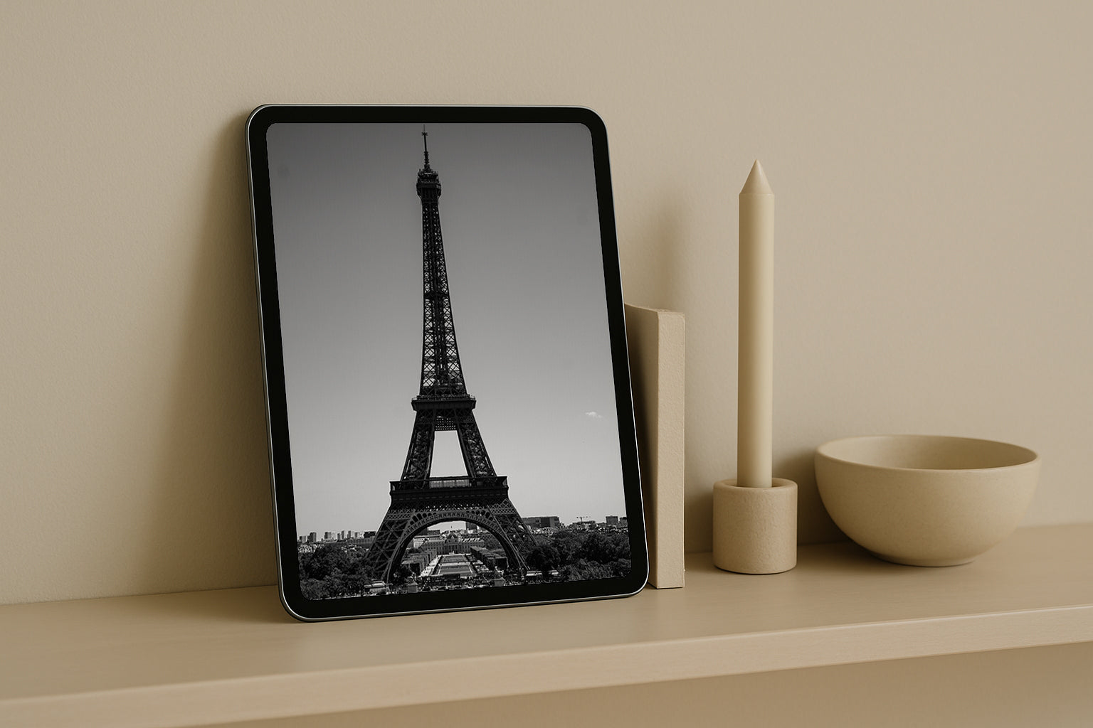 Monochrome Paris